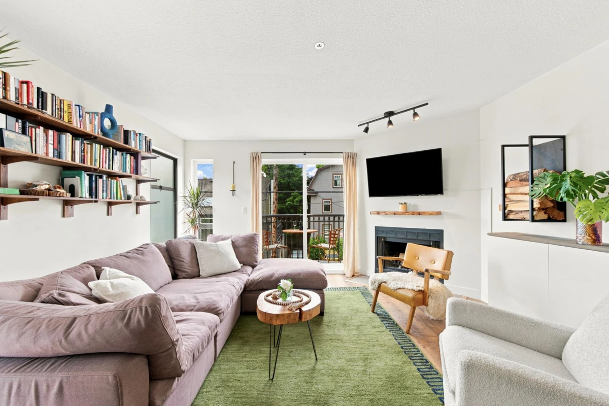 Living Room Photo of 304 888 W 13th Avenue, Vancouver, BC