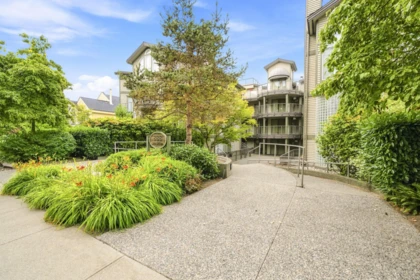 Office / Den Photo of 304 888 W 13th Avenue, Vancouver, BC