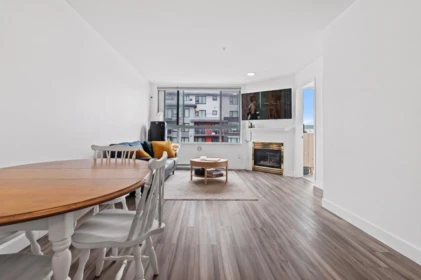302 5818 Lincoln Street, Vancouver, BC, Vancouver — Apartment/Condo for sale