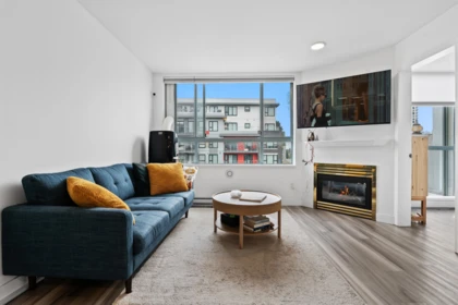 302 5818 Lincoln Street, Vancouver, BC, Vancouver — Apartment/Condo for sale