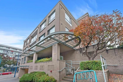 Staircase Photo of 302 5818 Lincoln Street, Vancouver, BC