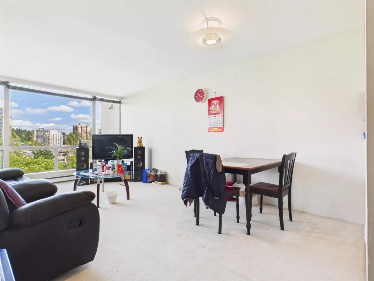 Dining Area Photo of 1007 9633 Manchester Drive, Burnaby, BC