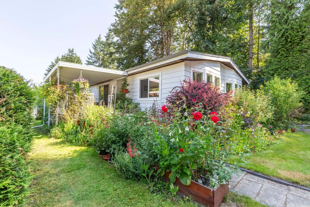Family Room Photo of 204 20071 24 Avenue, Langley, BC