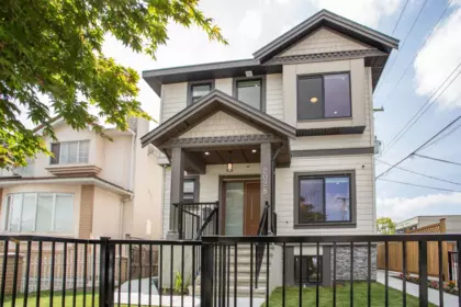 2028 E 42nd Avenue, Vancouver, BC, Vancouver — Half Duplex for sale