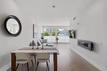 Breakfast Nook Photo of 206 1591 Bowser Avenue, North Vancouver, BC