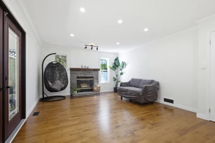 Entry Foyer Photo of 34753 Delair Road, Abbotsford, BC