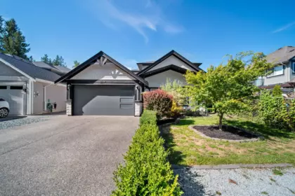 27247 33b Avenue, Langley, BC, Langley — Single Family Residence for sale