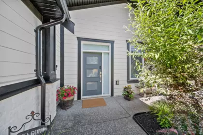 27247 33b Avenue, Langley, BC, Langley — Single Family Residence for sale