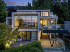 2496 Ottawa Avenue, West Vancouver, BC