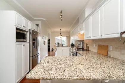 Entry Foyer Photo of 35 31517 Spur Avenue, Abbotsford, BC