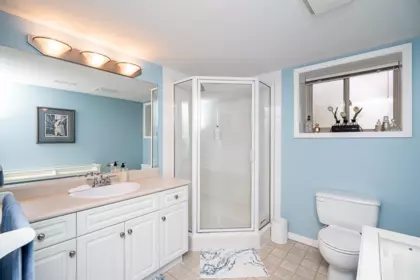 Primary Bathroom Photo of 35 31517 Spur Avenue, Abbotsford, BC