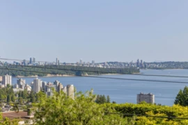 2575 Queens Avenue, West Vancouver, BC