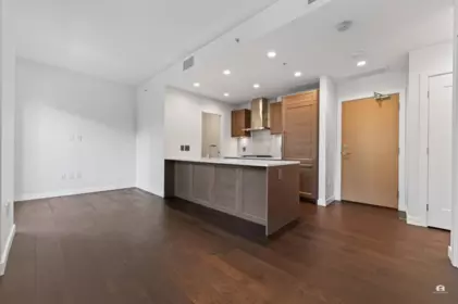 Walk-In Closet Photo of 401 5681 Birney Avenue, Vancouver, BC