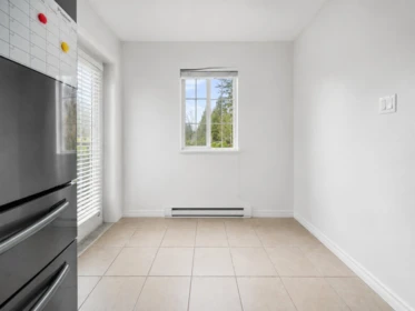 Kitchen Island Photo of 15 14855 100 Avenue, Surrey, BC