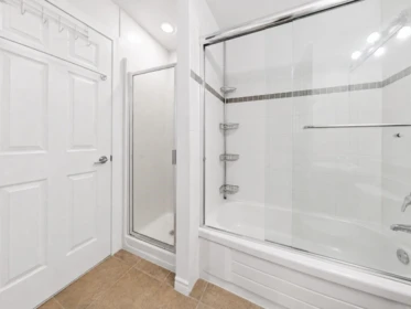 Primary Bathroom Photo of 15 14855 100 Avenue, Surrey, BC