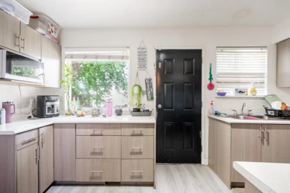 Kitchen Island Photo of 11191 90 Avenue, Surrey, BC