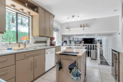 21652 121 Avenue, Maple Ridge, BC, Maple Ridge — Single Family Residence for sale