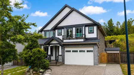 2331 Chardonnay Lane, Abbotsford, BC, Abbotsford — Single Family Residence for sale