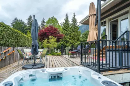 Kitchen Photo of 41743 Honey Lane, Squamish, BC
