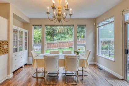 Breakfast Nook Photo of 2015 Parkway Boulevard, Coquitlam, BC