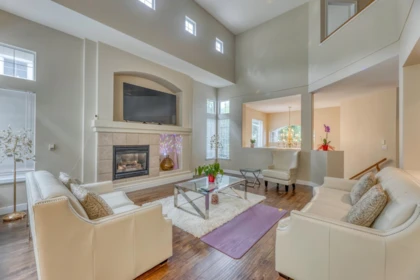 Kitchen Island Photo of 2015 Parkway Boulevard, Coquitlam, BC