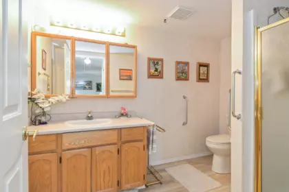 Primary Bathroom Photo of 205 20600 53a Avenue, Langley, BC