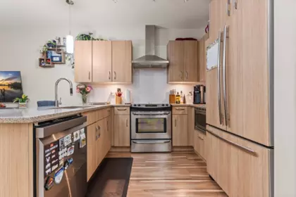 Kitchen Island Photo of 101 45389 Chehalis Drive, Chilliwack, BC