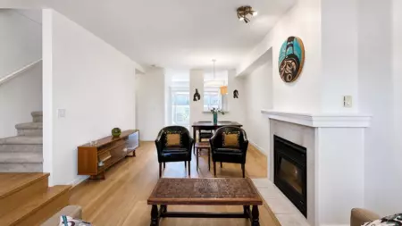 13 915 Tobruck Avenue, North Vancouver, BC, North Vancouver — Townhouse for sale