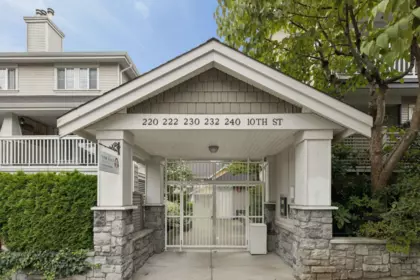 Garden / Landscaping Photo of 24 230 Tenth Street, New Westminster, BC