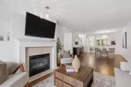 24 230 Tenth Street, New Westminster, BC