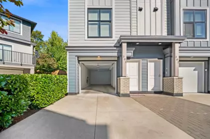 Family Room Photo of 301 2267 Mckenzie Road, Abbotsford, BC