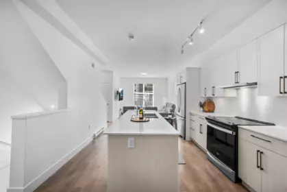 Kitchen Photo of 301 2267 Mckenzie Road, Abbotsford, BC