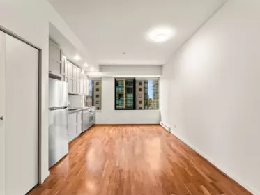 Walk-In Closet Photo of 1113 1333 W Georgia Street, Vancouver, BC