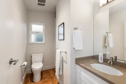 Hot Tub / Spa Photo of FRSL17 415 W Esplanade Avenue, North Vancouver, BC