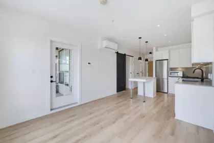Family Room Photo of 323 2493 Montrose Avenue, Abbotsford, BC
