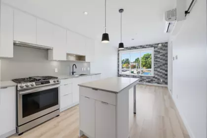 Pantry Photo of 323 2493 Montrose Avenue, Abbotsford, BC