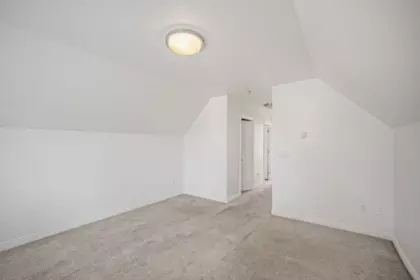 Basement Recreation Room Photo of 15554 Russell Avenue, White Rock, BC
