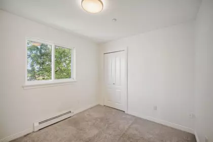 Entry Foyer Photo of 15554 Russell Avenue, White Rock, BC