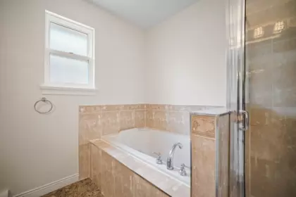 Mudroom Photo of 15554 Russell Avenue, White Rock, BC