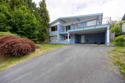 6096 Service Street, Burnaby, BC, Burnaby — Single Family Residence for sale