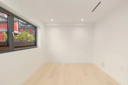 Walk-In Closet Photo of 22 W 14th Avenue, Vancouver, BC