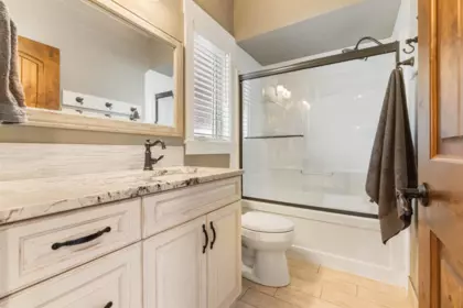 Laundry Room Photo of 34247 Farmer Road, Abbotsford, BC