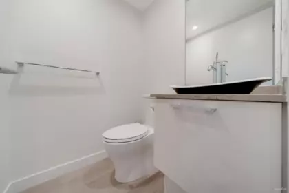Guest Bathroom Photo of 301 1150 Oxford Street, White Rock, BC