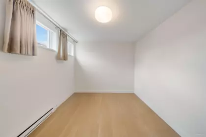 Laundry Room Photo of 301 1150 Oxford Street, White Rock, BC