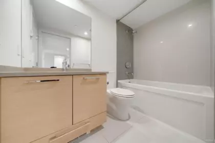 Powder Room Photo of 301 1150 Oxford Street, White Rock, BC