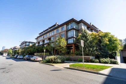 Front Yard Photo of 208 262 Salter Street, New Westminster, BC