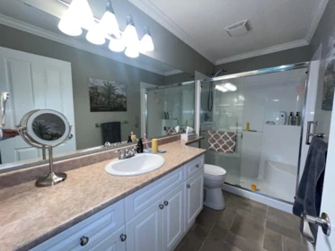 Primary Bathroom Photo of 3 46000 Thomas Road, Chilliwack, BC