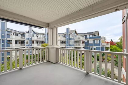 Backyard Photo of 305 15368 16a Avenue, Surrey, BC