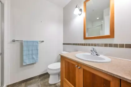 Entry Foyer Photo of 305 15368 16a Avenue, Surrey, BC