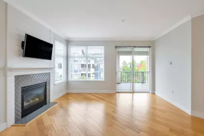 305 15368 16a Avenue, Surrey, BC, Surrey — Apartment/Condo for sale